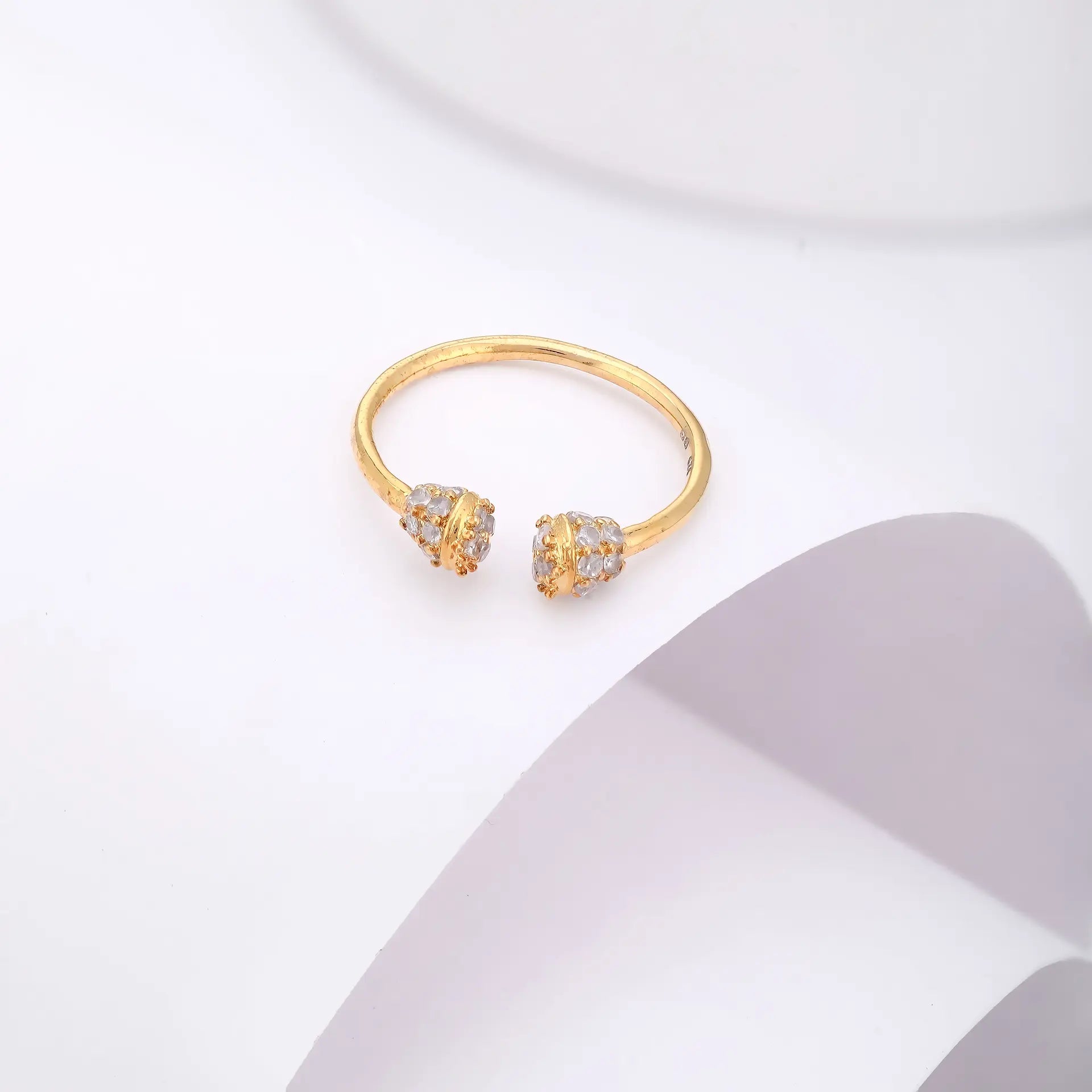 Elite-Glittering-Gold-Ring_