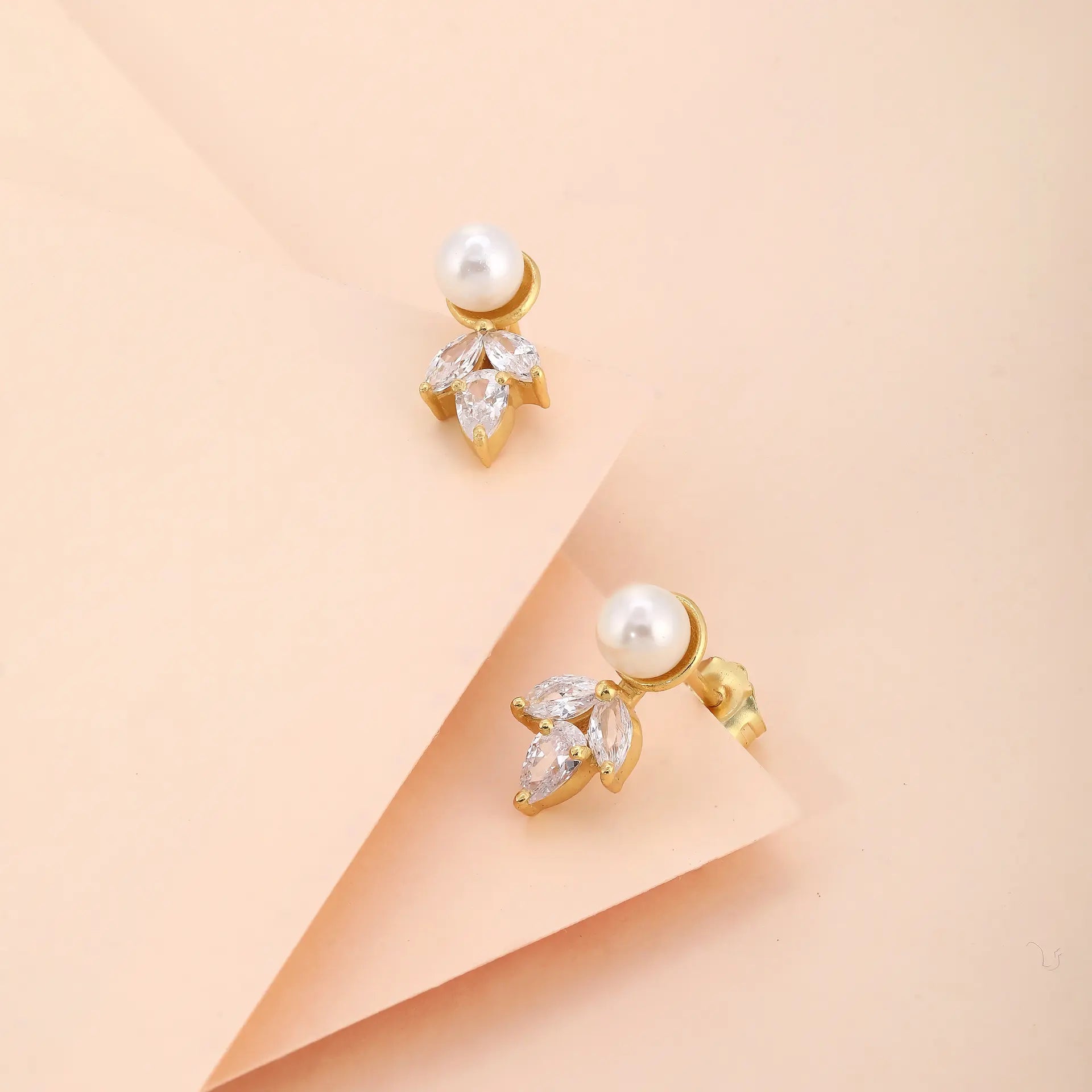 DREAM-PEARL-STUDS_