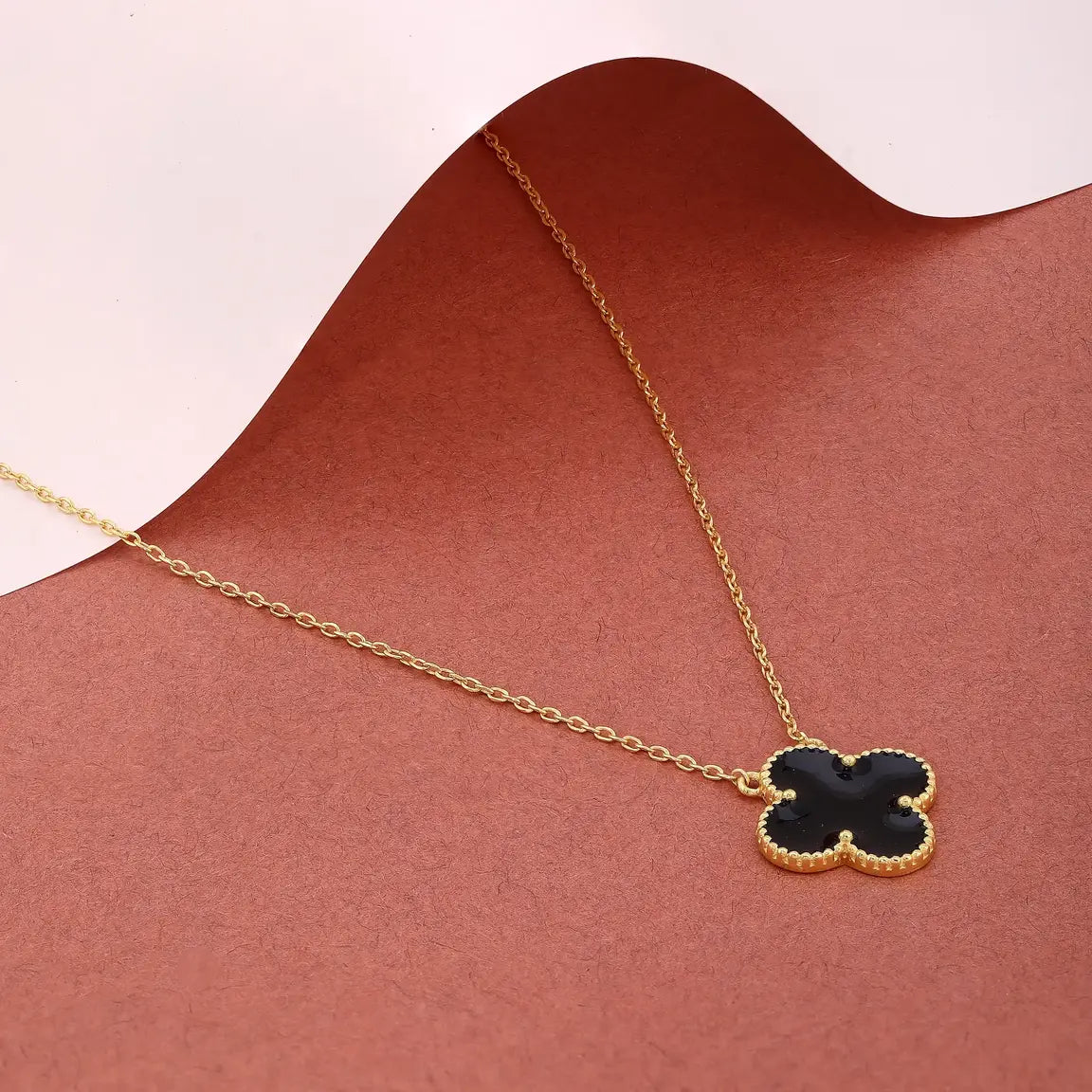 CLOVER-AFFAIR-PENDANT_