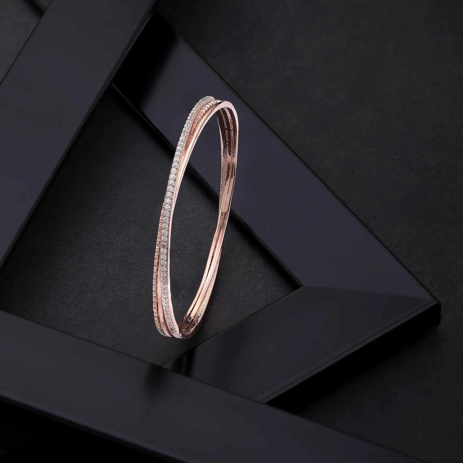 ROMANCE-BLISS-BRACELET_