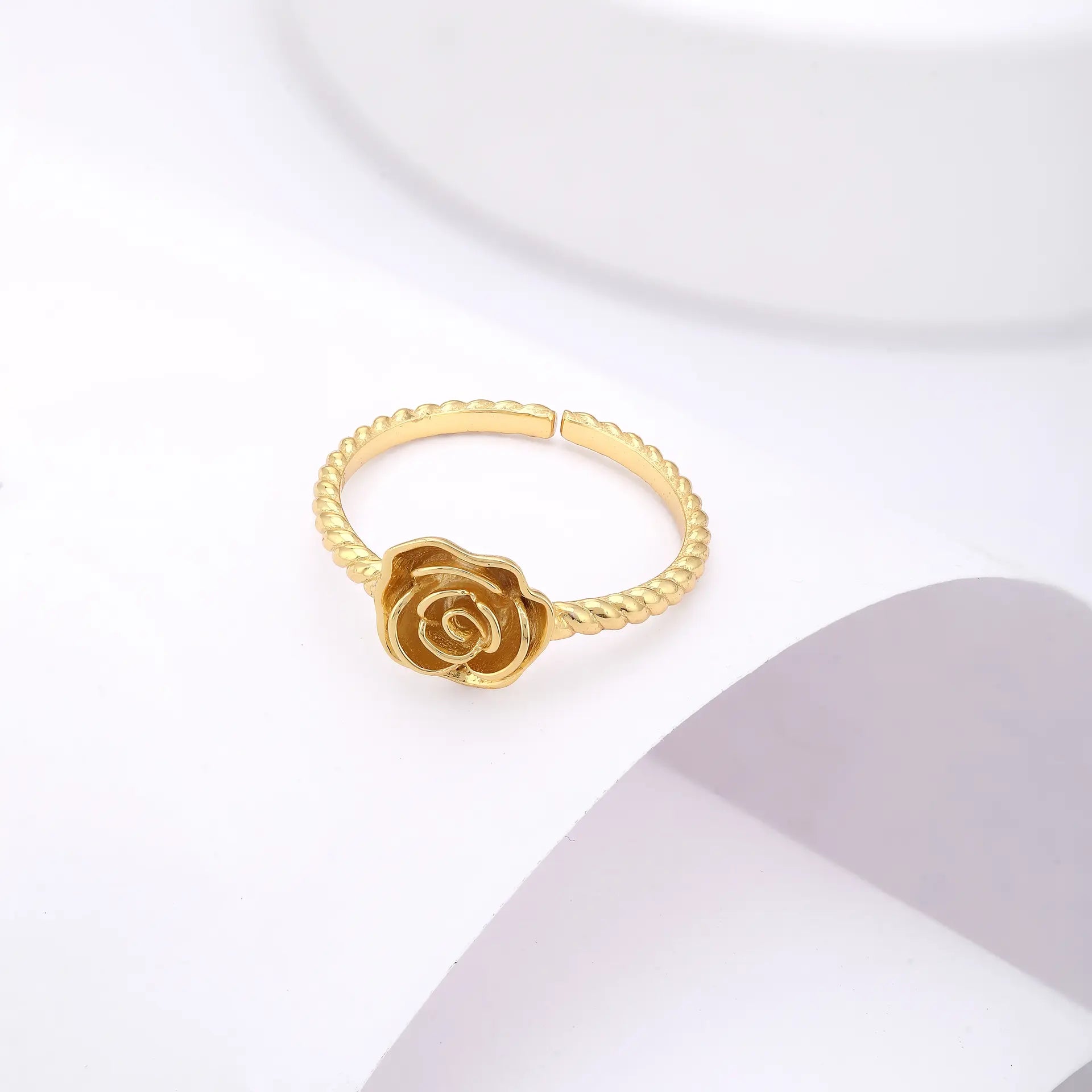Rose-Love-Gold-Ring_